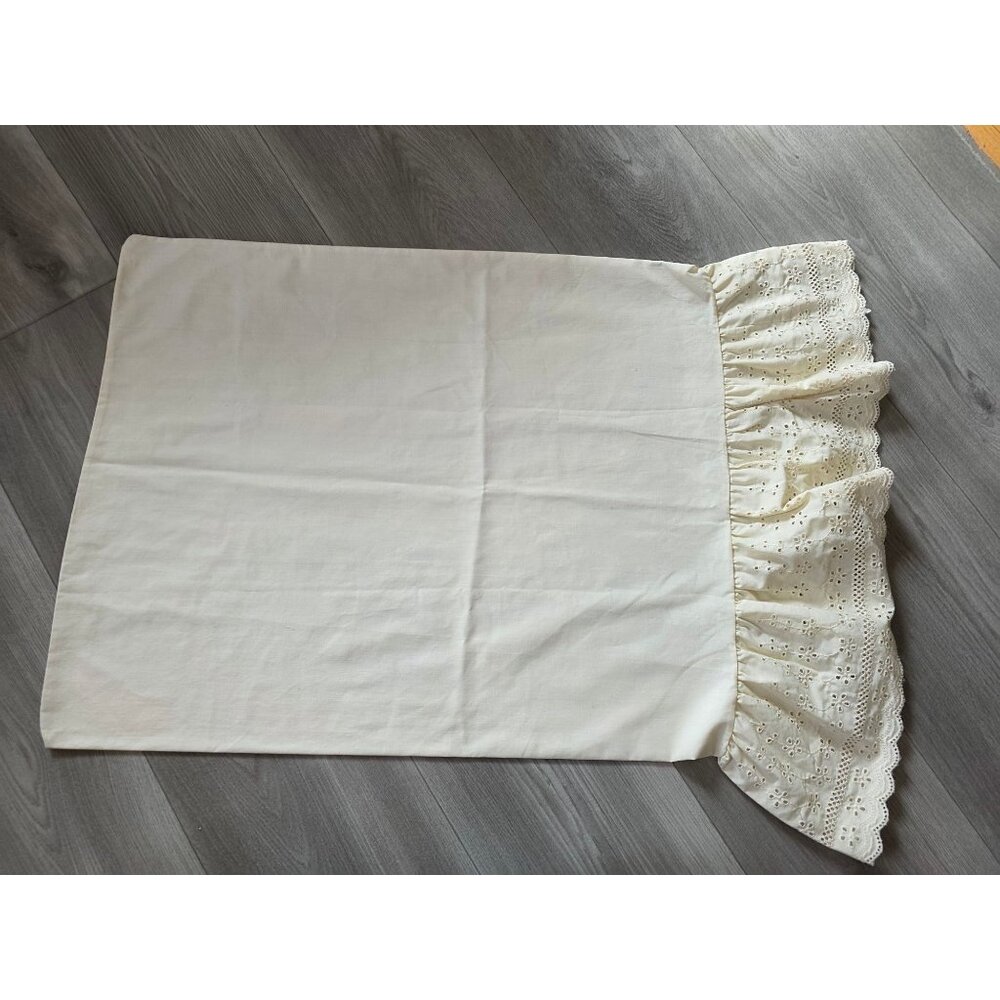 Vintage Standard Pillowcase With Eyelet Lace Ruffle Trim Off-White Cotton Blend